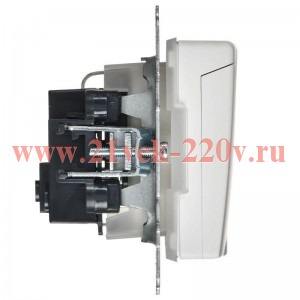 Розетка ИЭК BRITE 2P+E Schuko со шторками с крышкой 16А IP44 арктический белый (РСбш10-3-44-БрАБ) BR-R16-16-44-K91