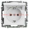 Розетка Intro Accent 6-203-01 2P+E Schuko с крышкой, 16А-250В, IP20, СУ, AL/CU, белый